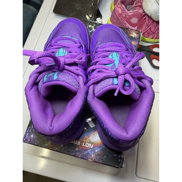 PUMA Melo MB.01 Youth Purple Glimmer Basketball Shoes Size 4 - Picture 3 of 9